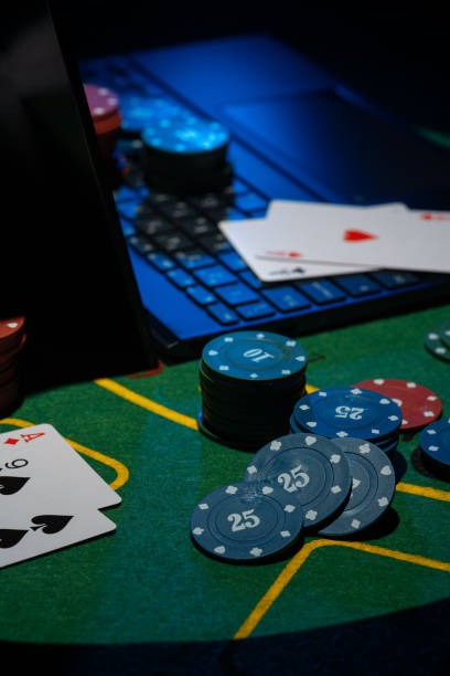 Live dealer conducting Andar Bahar game at dodo togel UFC studio